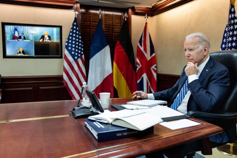 America yaburiye Ukraine ko vubaha ishobora kuzahagarika inkunga iyiha mu ntambara n’Uburusiya.