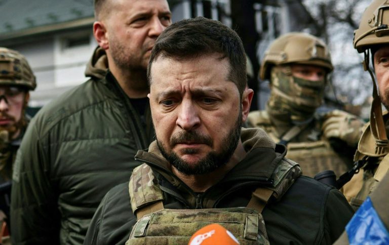 Perezida wa Ukraine yemeza ko igihugu cye cyahinduwe urubuga rw’intambara ya Amerika n’Uburusiya.