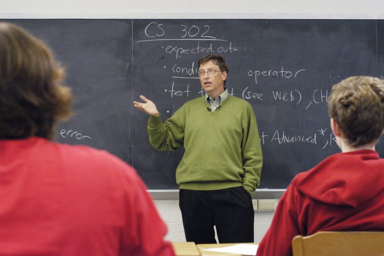 Bill Gates yongeye gukura abantu umutima ubwo yavugaga ko abarimu bose bagiye gutakaza akazi vuba.