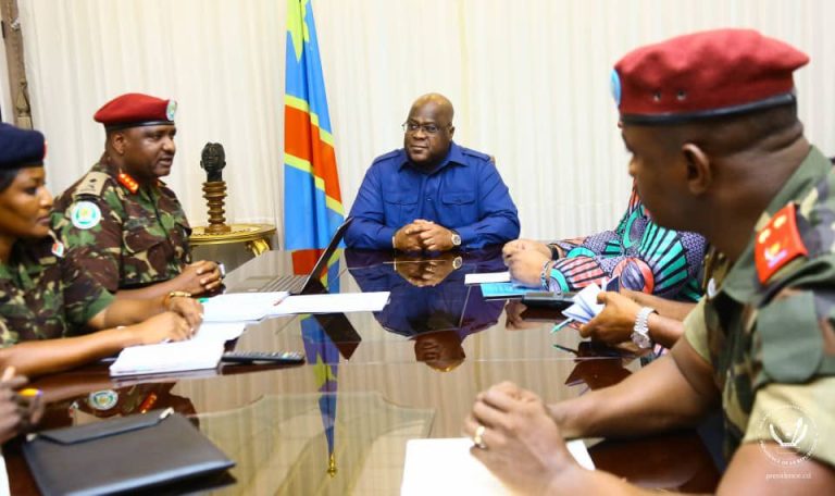 Tchisekedi yahinduye imvugo yemerera ingabo za EAC ikindi gihe. Bamwe bati nawe akora ibyo ategetswe.