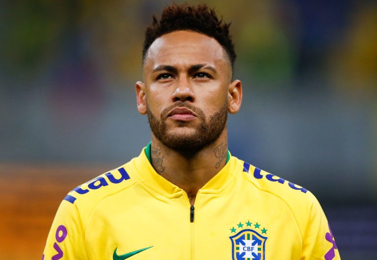 Umufana udasanzwe yakoze agashya agabira Neymar imitungo ye yose ndetse abisinyira no mu mategeko.