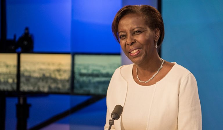 DR CONGO Yanze gutumira Louise Mushikiwabo mu mikino itegurwa n’umuryango ayobora. Biratangaje
