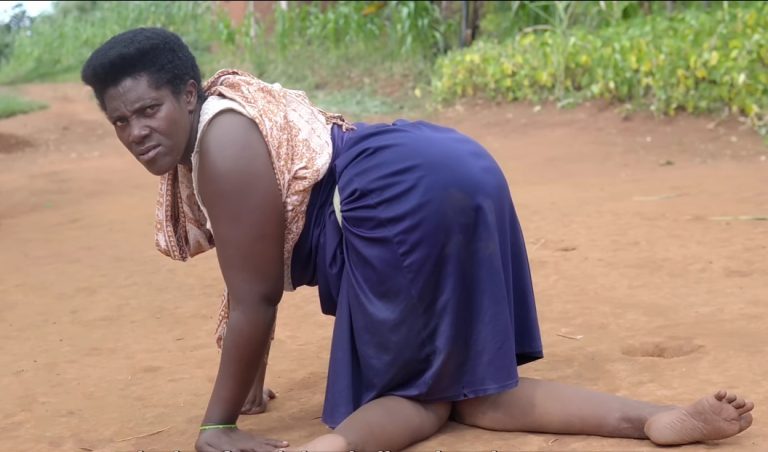 Nubwo abana n’ubumuga bukomeye, ubu amaze kugira abana bane bose badahuje ba se. Avuga ko abagabo bamukunda kuko abatera amahirwe. Irebere nawe…