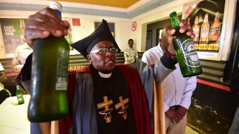 GABOLA CHURCH: Sobanukirwa byinshi ku rusengero baterana bari kunywa inzoga nyinshi.