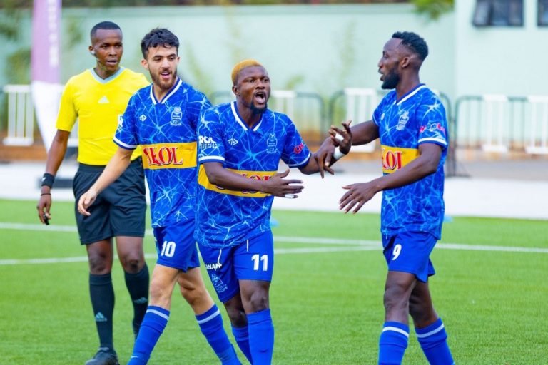 Batsinze Marine bibeshya ko bagezeyo none Rayon irabandagaje. Abarayon bibasiye mukeba wabo APR FC nyuma yo kuyandagaza ku mukino wa nyuma.