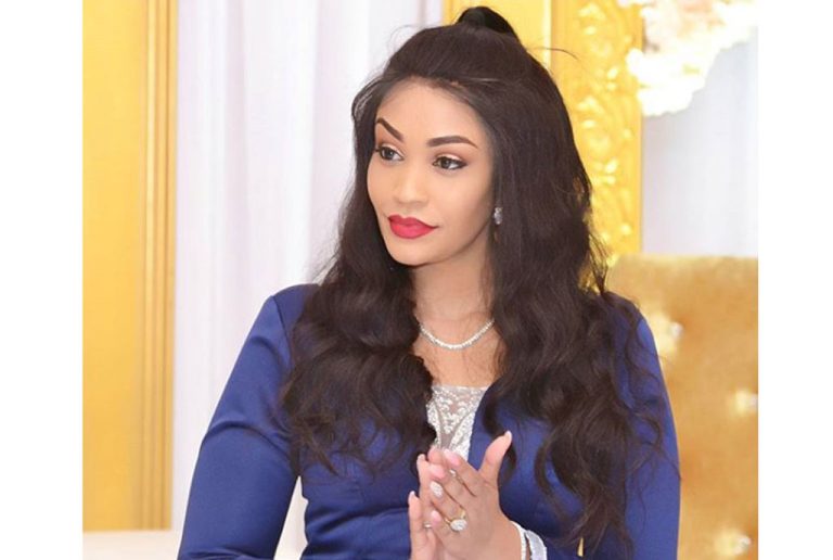 Zari Hassan yongeye kwikoma abantu bavuga ko amafaranga afite ayakesha abantu yishe.