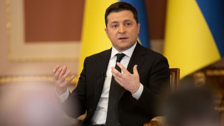 Zelenskiy usa nuwatakaje ikizere avuga ko bashobora kurwana Amerika idahari. Icyo ashaka we ngo ni ugutsinda Uburusiya niyo yaba wenyine.