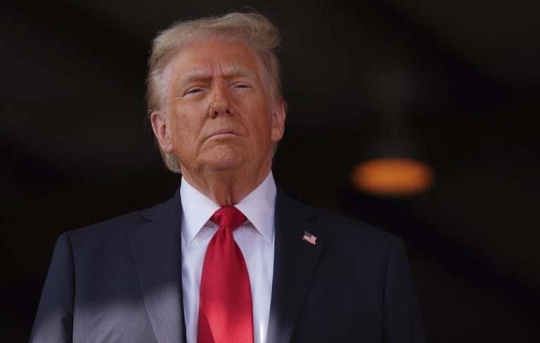 Leta ya Trump irateganya kongeramo ibihugu 36 mu bihano byo kwaka visa.