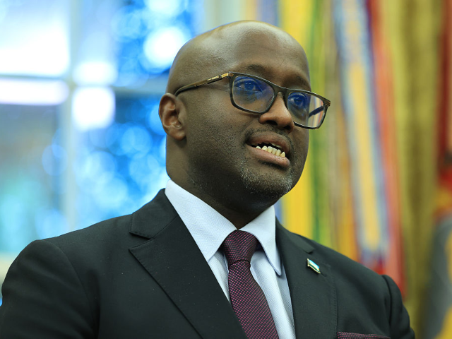 Minisitiri w’ububanyi n’amahanga w’u Rwanda yavuze ko Trump akwiye guhabwa igihembo cya cy’amahoro